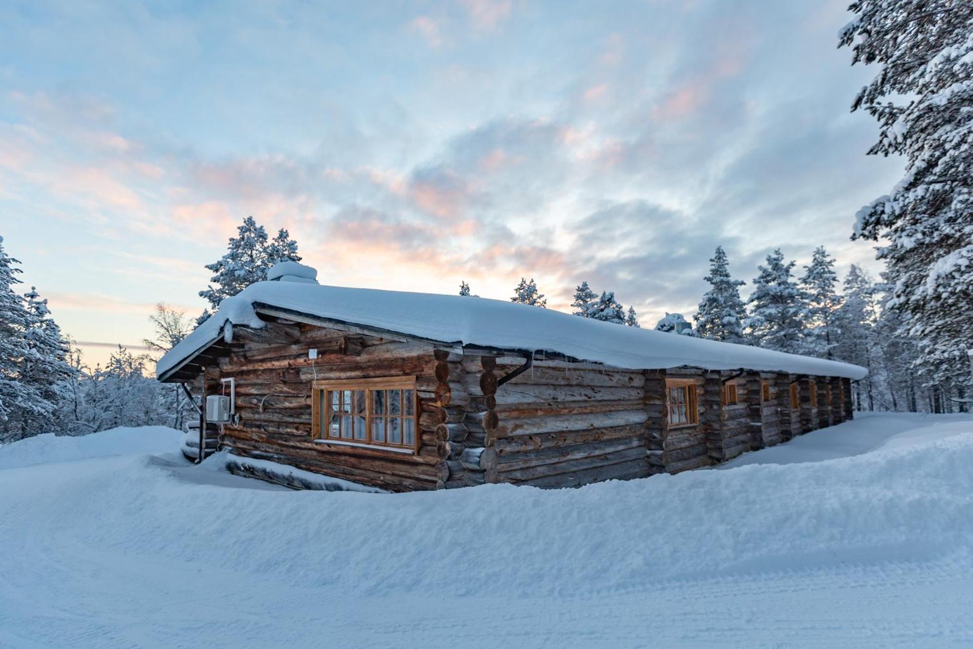 Kuukkeli Log Houses Aurora Resort Саариселькя Экстерьер фото