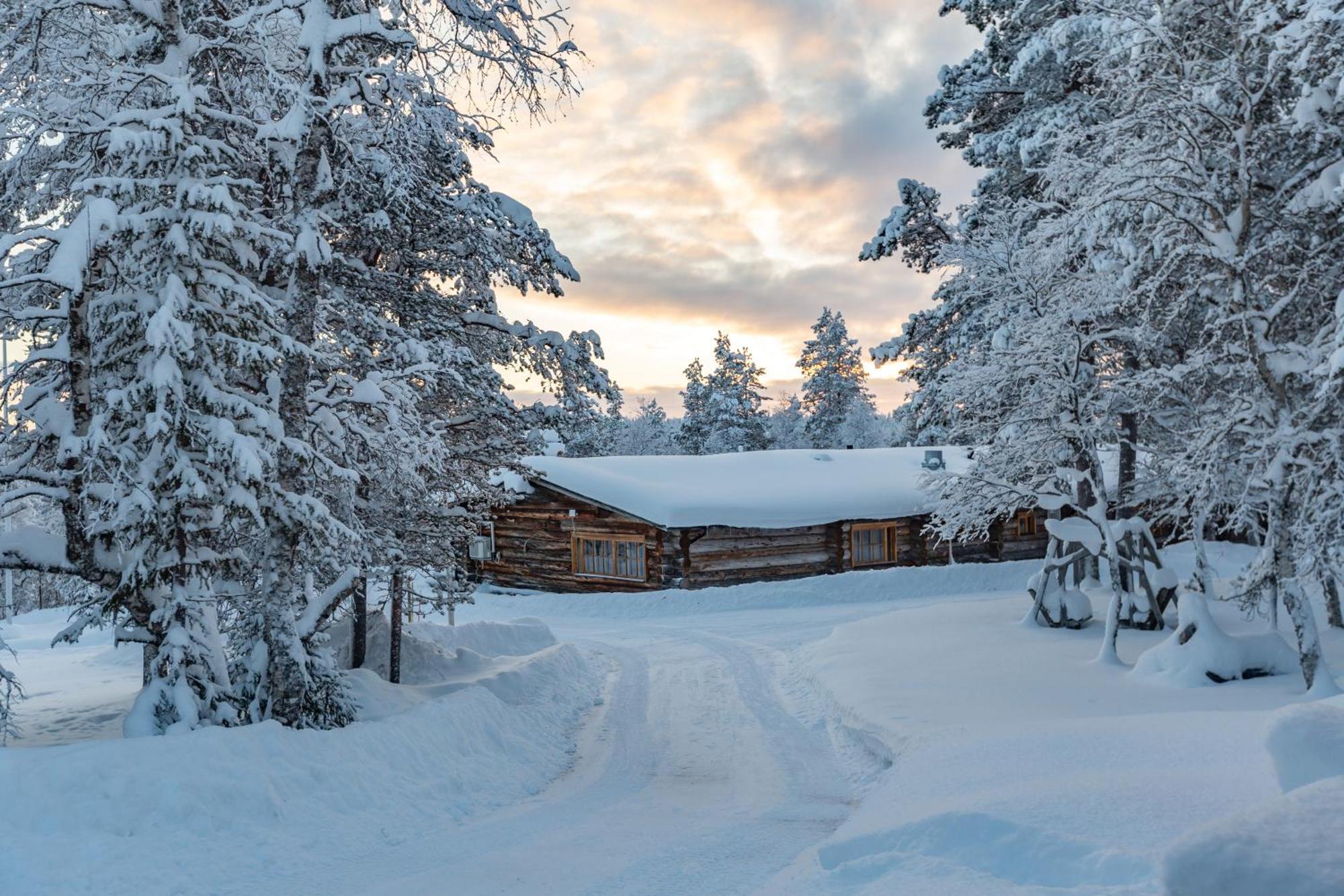 Kuukkeli Log Houses Aurora Resort Саариселькя Экстерьер фото