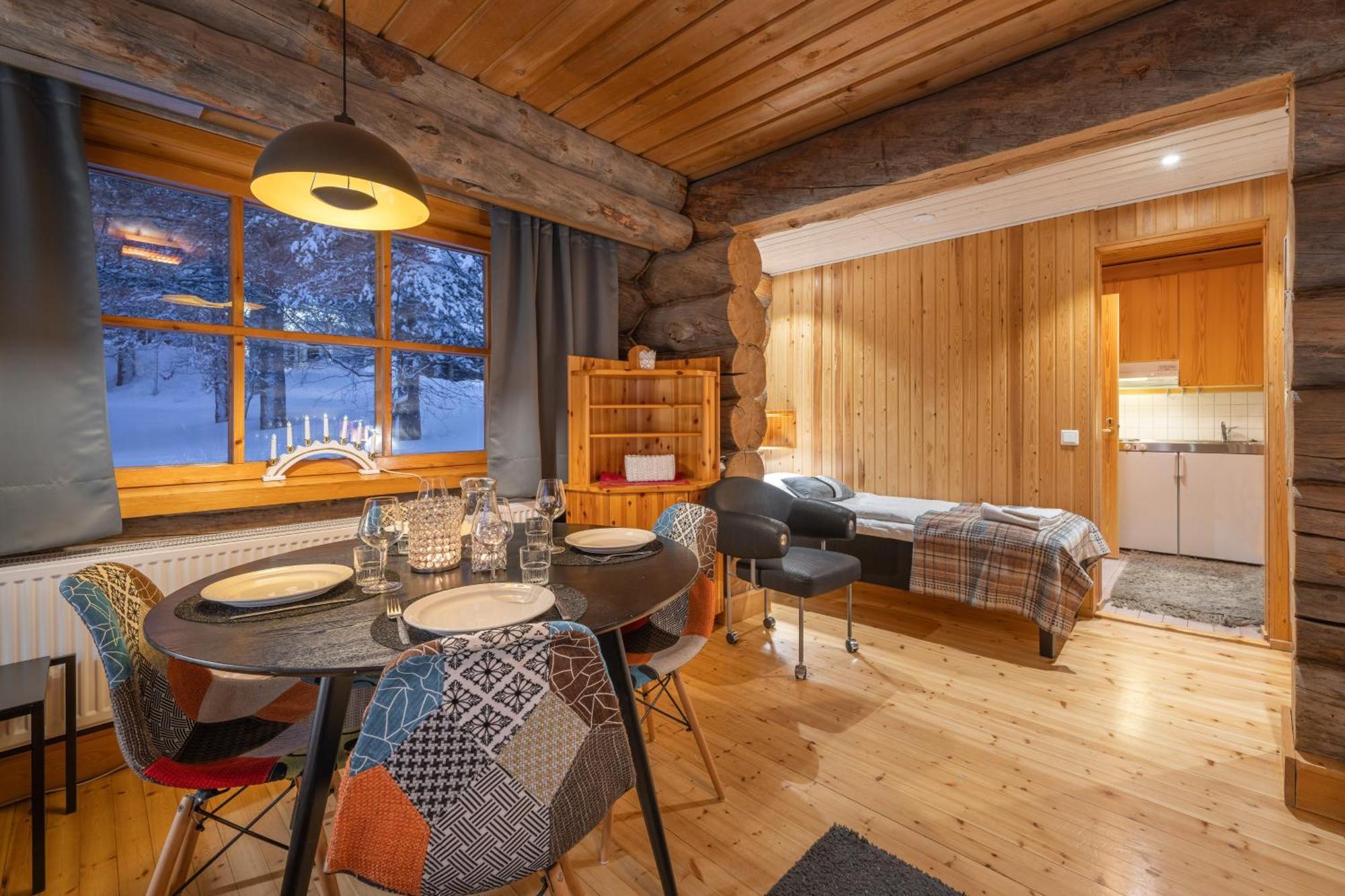 Kuukkeli Log Houses Aurora Resort Саариселькя Экстерьер фото